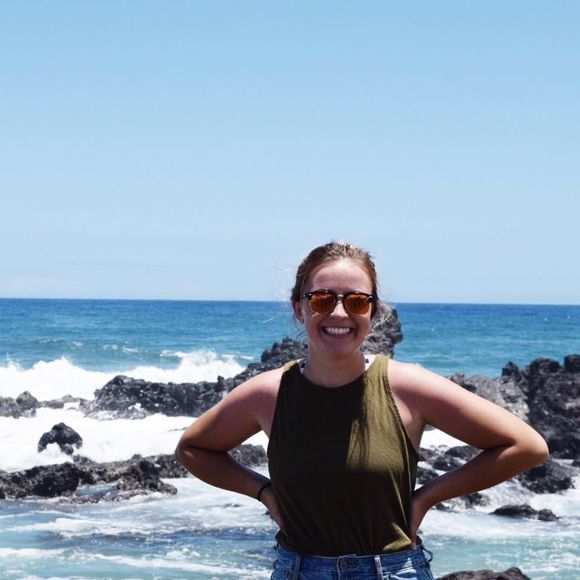 Meet your Posher, Caitlin - Picture 1 of 1